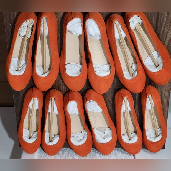 Violet & Red Windsor Flats - Picture 2 of 7